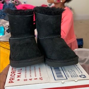 Uggs toddler size 8